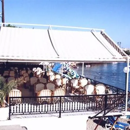 Vasia Boulevard (adults Only) מלון הרסוניסוס