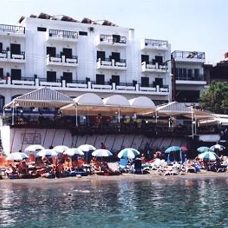 Vasia Boulevard (adults Only) מלון הרסוניסוס