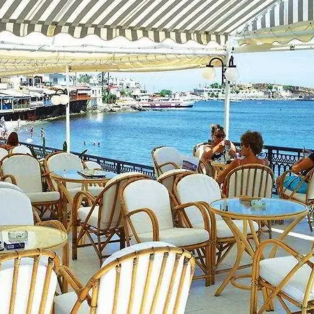 Vasia Boulevard (adults Only) הרסוניסוס